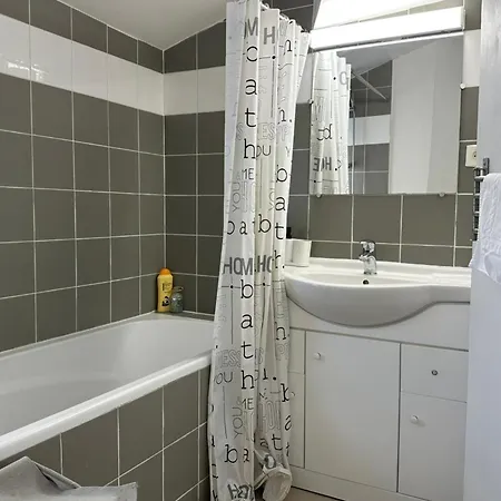 Holiday home The Triplex- 3 Bedrooms In The Escutcheon!
